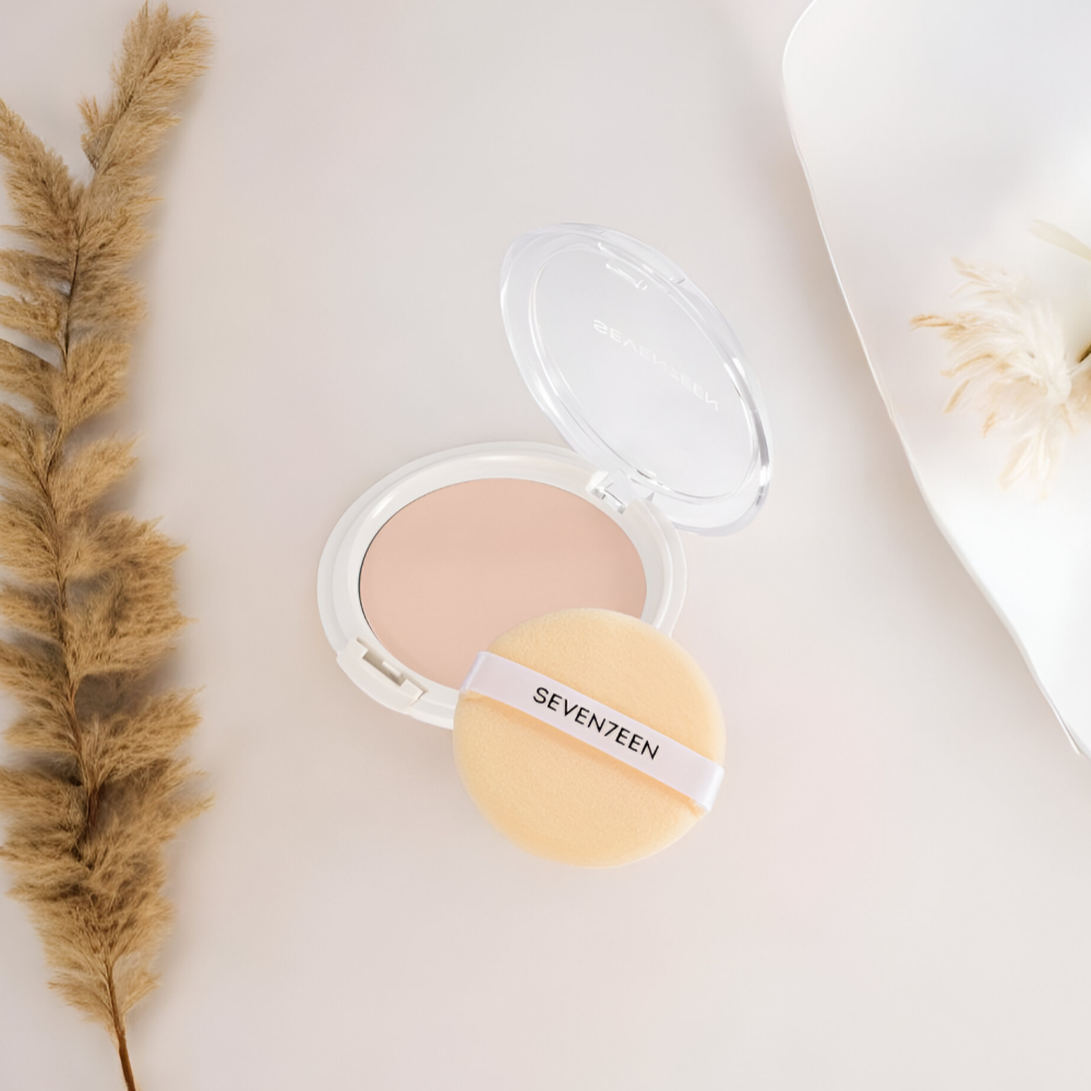 Seventeen Transparent Silky Compact Powder No 02 - Light Beige 10gr