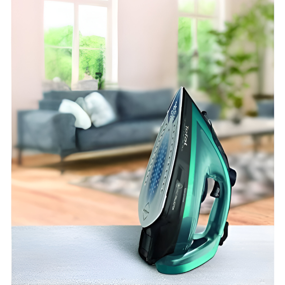 Tefal Ultragliss Anti-Clac Plus Steam Iron 2800W FV6832E0