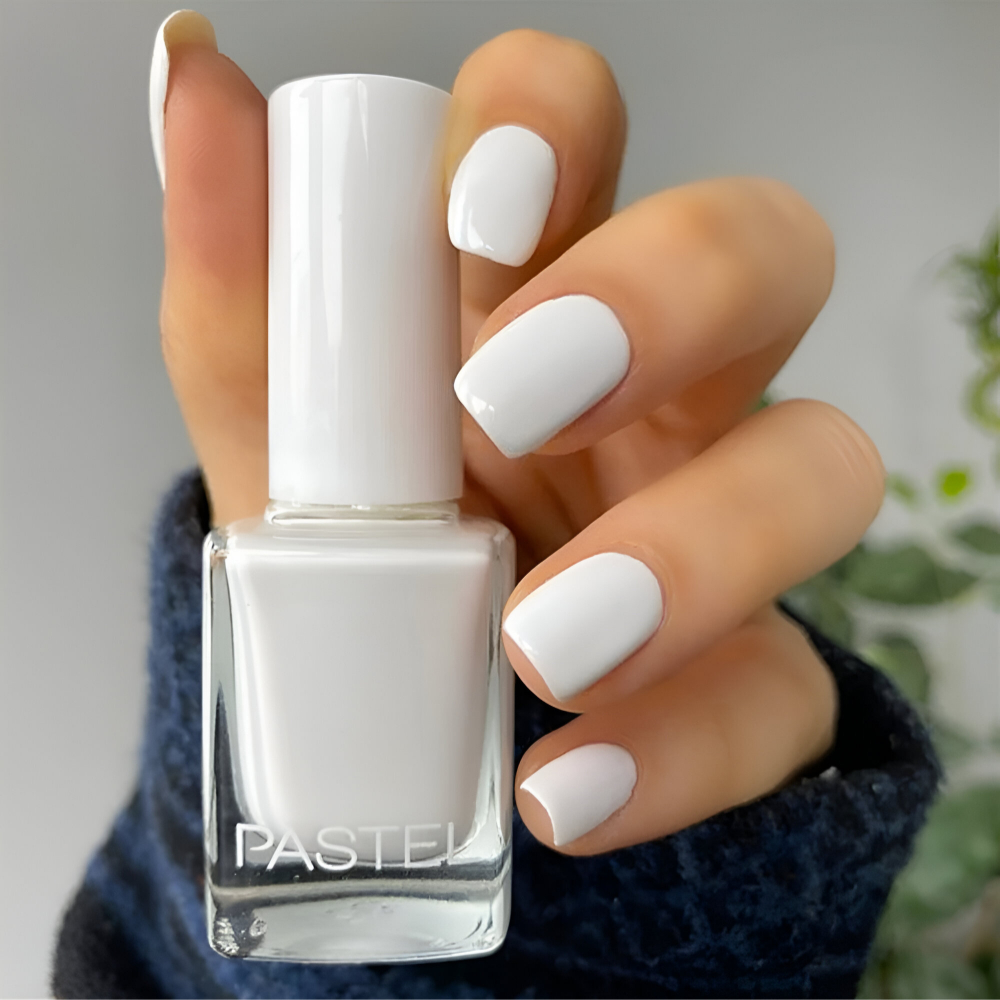 Pastel Nail Polish Snow White 04