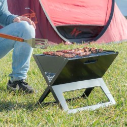 InnovaGoods Folding Portable Barbecue For Use With Charcoal Foldyq, V0103252, allows the authentic taste of charcoal grilling without the hassle of traditional setups.